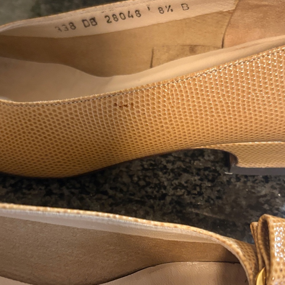 Salvatore Ferragamo Beige Leather Bow Flats - Picture 6 of 6